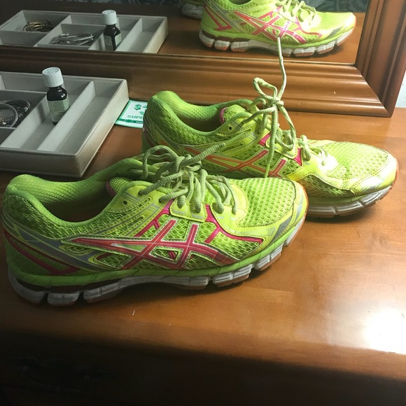 ASICS - Picture 2 of 2